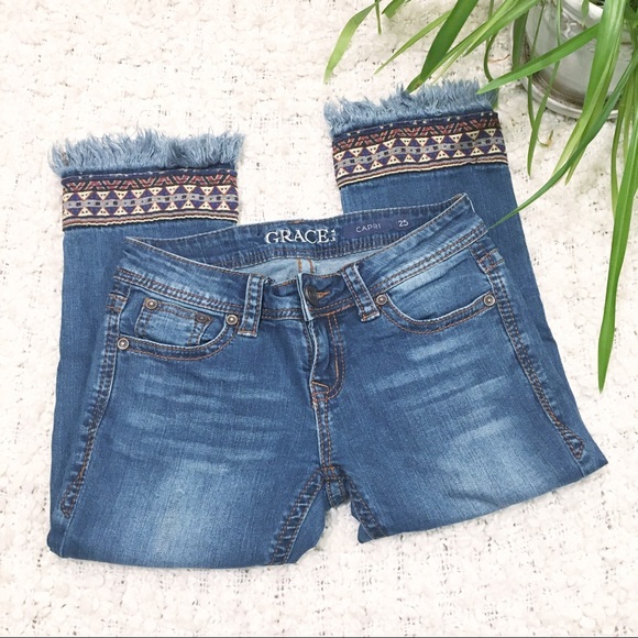 capri jeans with frayed hem
